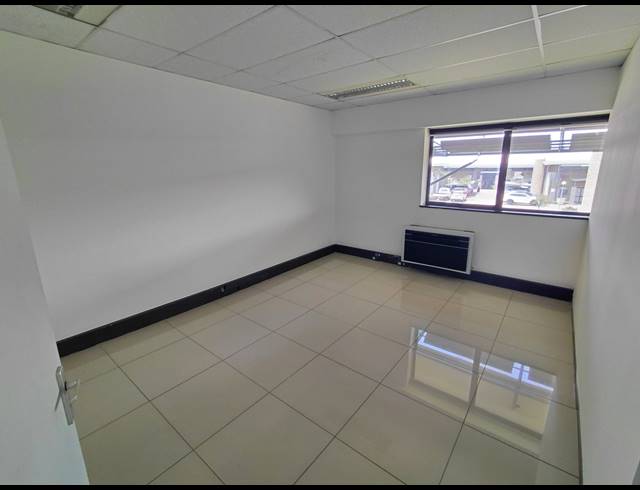 1,839M² OFFICE TO LET IN RANDJESPARK